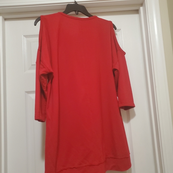 Cold Shoulder Top - Picture 2 of 6